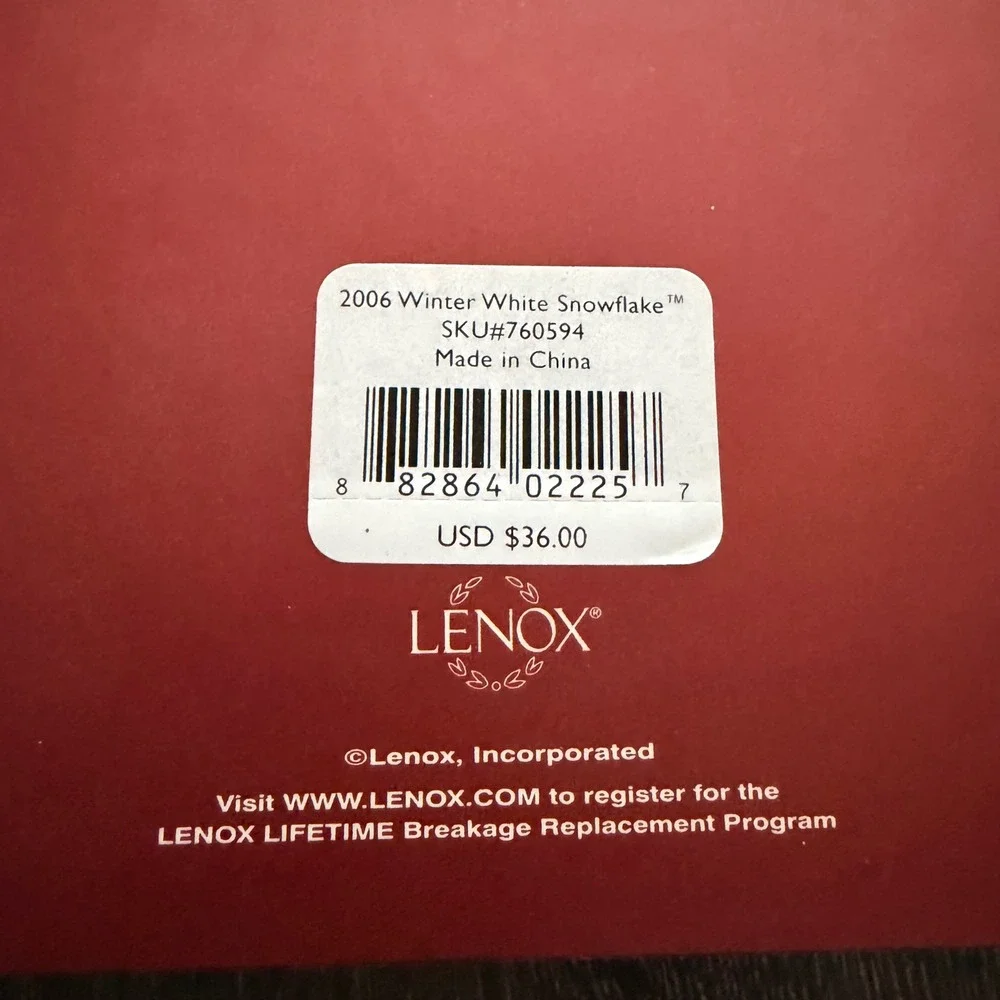 Lenox 2006 Annual Winter White Snowflake Porcelain Ornament SKU 760594 NIB